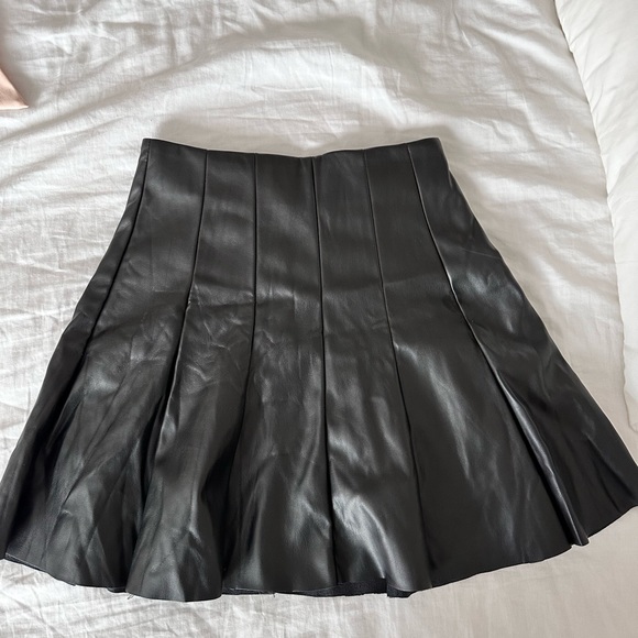 Leather skirt - Picture 2 of 2